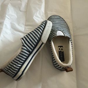 Crazy 8 boys slip on shoes